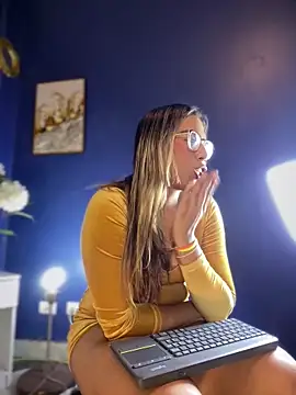 Snapshot of MiaSizzle chatting on February 2026 08:09:01 PM MiaSizzle online show from February 2026 08:09:01 PM