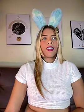 Snapshot of MiaSizzle chatting on February 2026 07:47:01 PM MiaSizzle online show from February 2026 07:47:01 PM