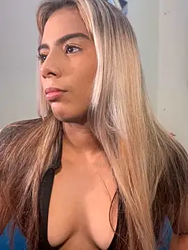 MiaSizzle online show from December 2025 08:55:02 PM