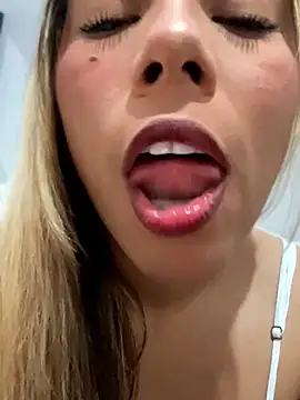 Snapshot of MiaSizzle chatting on February 2026 08:19:01 PM MiaSizzle online show from February 2026 08:19:01 PM