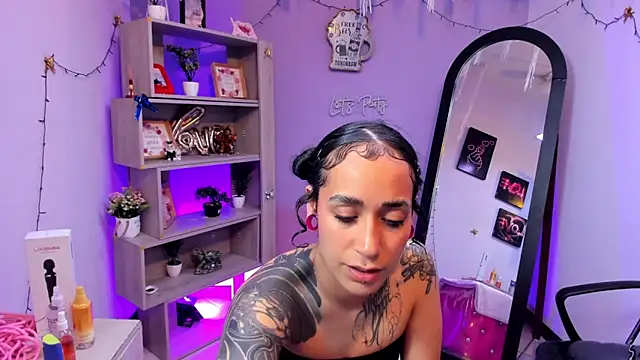 StaceyLeee online show from February 2026 07:24:01 PM