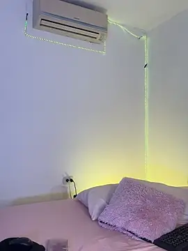 Snapshot of Zoe_mrl chatting on March 2026 12:24:01 PM Zoe mrl online show from March 2026 12:24:01 PM