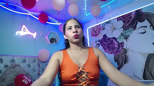 Snapshot of nicol_ross19 chatting on February 2026 10:34:01 PM nicol ross19 online show from February 2026 10:34:01 PM