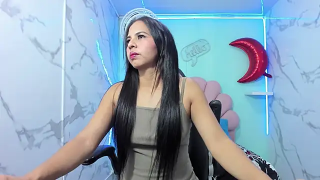 Snapshot of nicol_ross19 chatting on December 2025 01:08:02 AM nicol ross19 online show from December 2025 01:08:02 AM