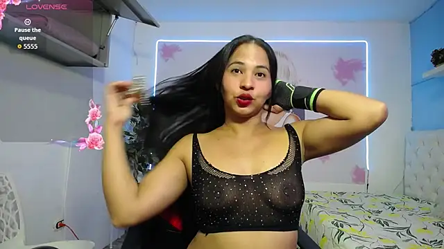 nicol ross19 online show from May 2026 07:11:01 PM