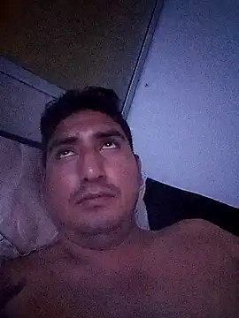 Snapshot of Yrresistible666 chatting on January 2026 03:32:01 AM Yrresistible666 online show from January 2026 03:32:01 AM