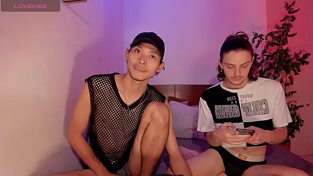 Theo Damon online show from December 2025 08:42:01 PM