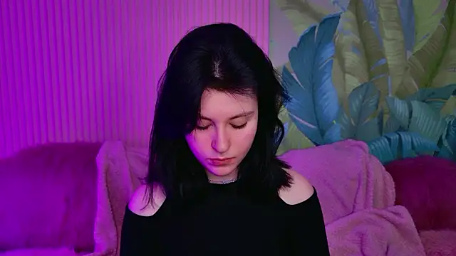 Milana Cold online show from January 2026 08:45:01 PM