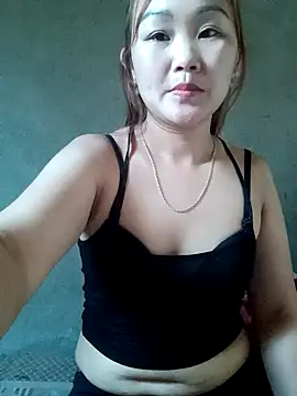 Snapshot of yula-bi chatting on May 2026 11:25:04 PM yula-bi online show from May 2026 11:25:04 PM