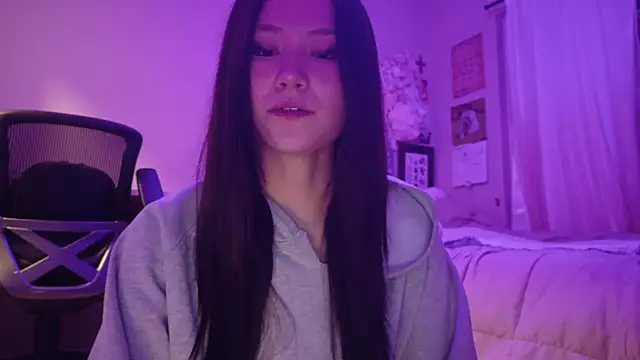 luvvivii online show from February 2026 03:06:01 AM