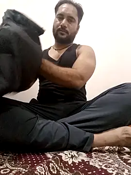 AmitKumar7758 online show from April 2026 04:52:02 PM