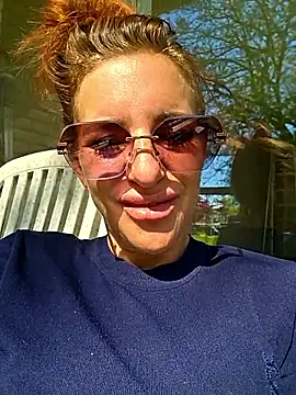 LaLynn online show from April 2026 11:22:02 AM