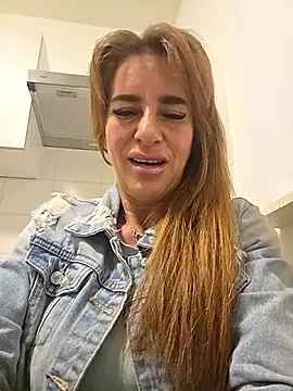 LaLynn online show from March 2026 11:43:02 PM