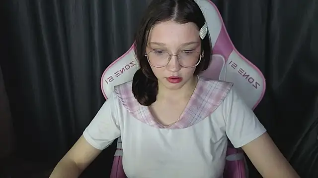 Pink-Aura- online show from January 2026 06:14:01 PM