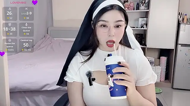 Ogravity  online show from February 2026 06:41:02 AM