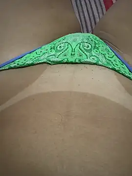 laramacedo2026 online show from April 2026 12:45:01 PM