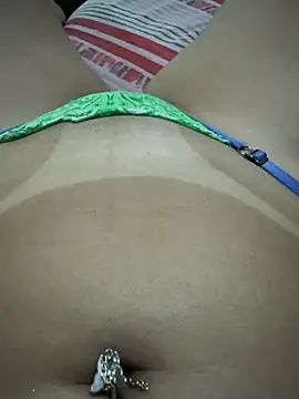 laramacedo2026 online show from April 2026 01:06:02 PM