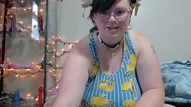 Snapshot of Pupghostt chatting on April 2026 01:29:02 PM Pupghostt online show from April 2026 01:29:02 PM