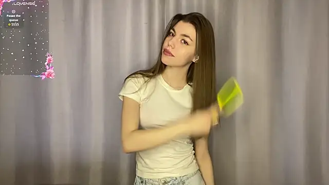 Snapshot of NeidaGowing chatting on February 2026 07:19:02 AM NeidaGowing online show from February 2026 07:19:02 AM