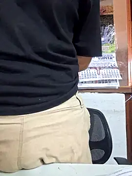 angelm123456 online show from December 2025 03:45:01 PM