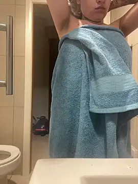 urprettygirlleenay online show from March 2026 05:47:01 PM