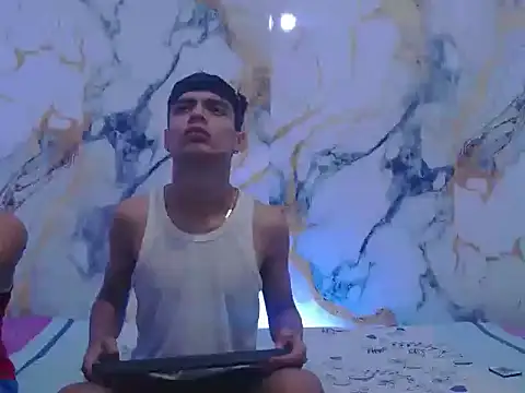 BrownieLoverss online show from December 2025 09:39:01 PM