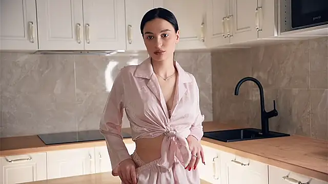 Snapshot of TyraEspina chatting on January 2026 07:10:02 PM TyraEspina online show from January 2026 07:10:02 PM