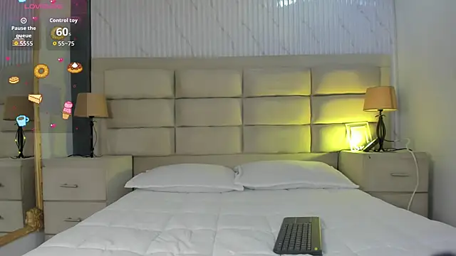 ManuelaEvans  online show from February 2026 09:37:02 PM