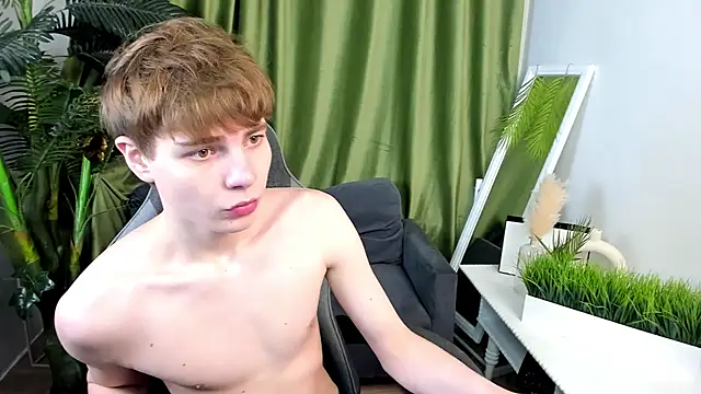 andyyzzz online show from July 2026 07:03:01 PM