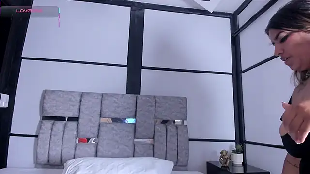 AmbarBrownn  online show from February 2026 09:00:01 PM