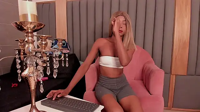 LatinDreamCol online show from January 2026 10:14:02 PM