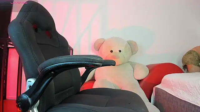 Snapshot of Charlotteinpole chatting on February 2026 04:12:02 AM Charlotteinpole online show from February 2026 04:12:02 AM