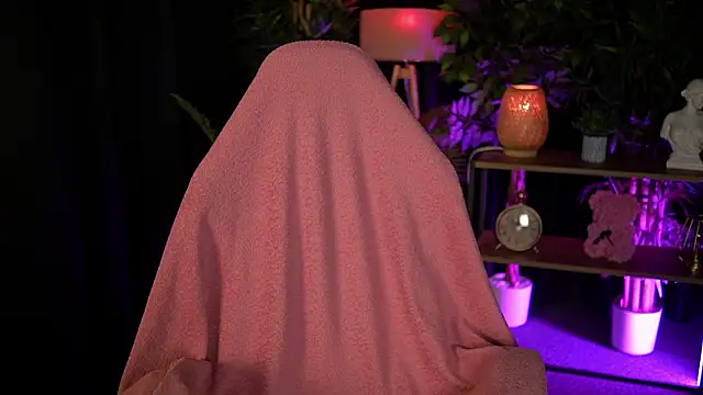 Velouraa online show from February 2026 09:48:02 PM