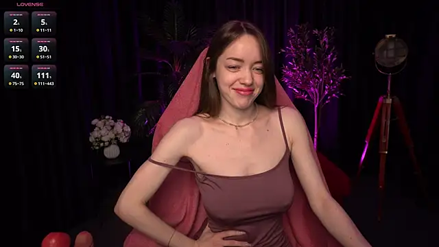 Velouraa online show from April 2026 11:23:02 PM