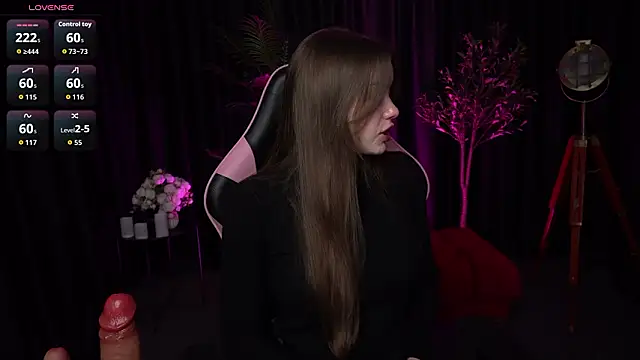 Velouraa online show from March 2026 10:44:01 PM