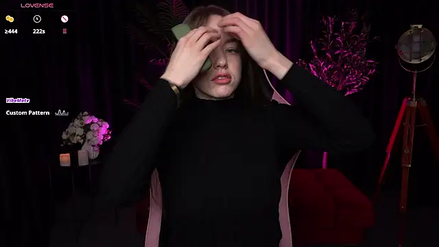 Velouraa online show from March 2026 10:36:01 PM