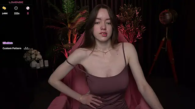 Velouraa online show from March 2026 10:10:02 PM