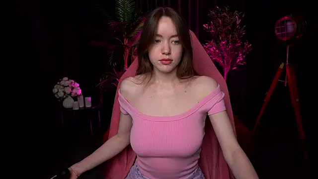 Velouraa online show from February 2026 10:31:02 PM