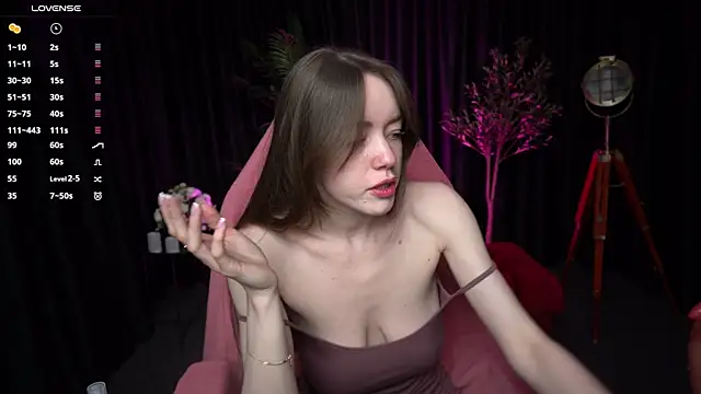 Velouraa online show from March 2026 11:02:01 PM