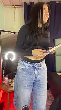 Emilyy05  online show from April 2026 01:35:02 AM