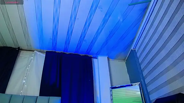 Emilyy05  online show from December 2025 03:41:02 AM