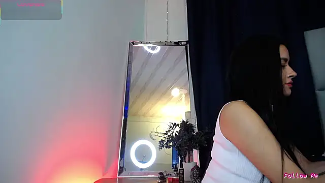 Emilyy05  online show from March 2026 01:00:02 AM