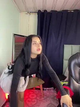 Emilyy05  online show from April 2026 01:10:01 AM