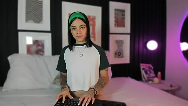 leslie thompson online show from January 2026 08:13:02 PM