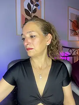 Snapshot of JennaMilf_ chatting on April 2026 06:25:02 PM JennaMilf online show from April 2026 06:25:02 PM