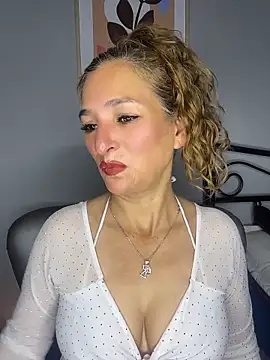 Snapshot of JennaMilf_ chatting on May 2026 06:05:02 PM JennaMilf online show from May 2026 06:05:02 PM