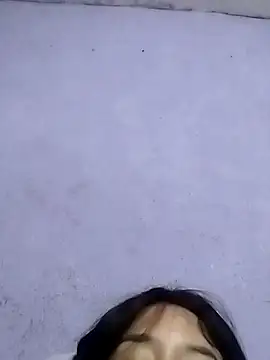 vanNe78 online show from December 2025 02:53:02 PM