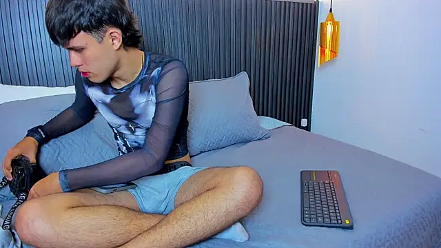 Liam rosse18  online show from December 2025 07:50:01 PM