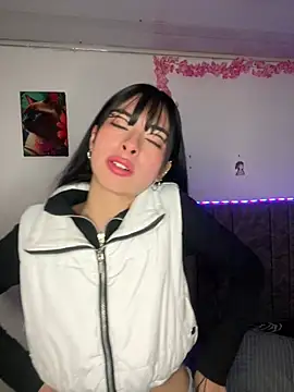 junorise23 online show from April 2026 04:31:02 AM