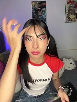 junorise23 online show from March 2026 03:37:01 AM